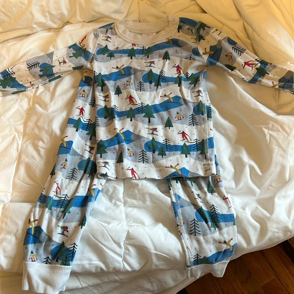 Hanna Anderson ski/winter pj’s size 4